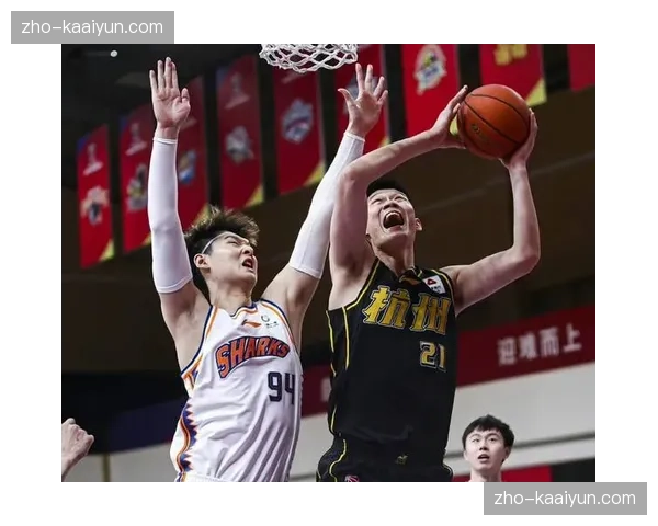 浙江队童磊陶强龙面对旧主 边路传中质量决定进攻效率
